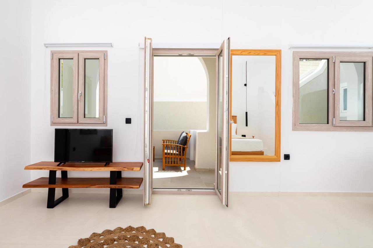 Gervi Suites サントリーニ エクステリア 写真