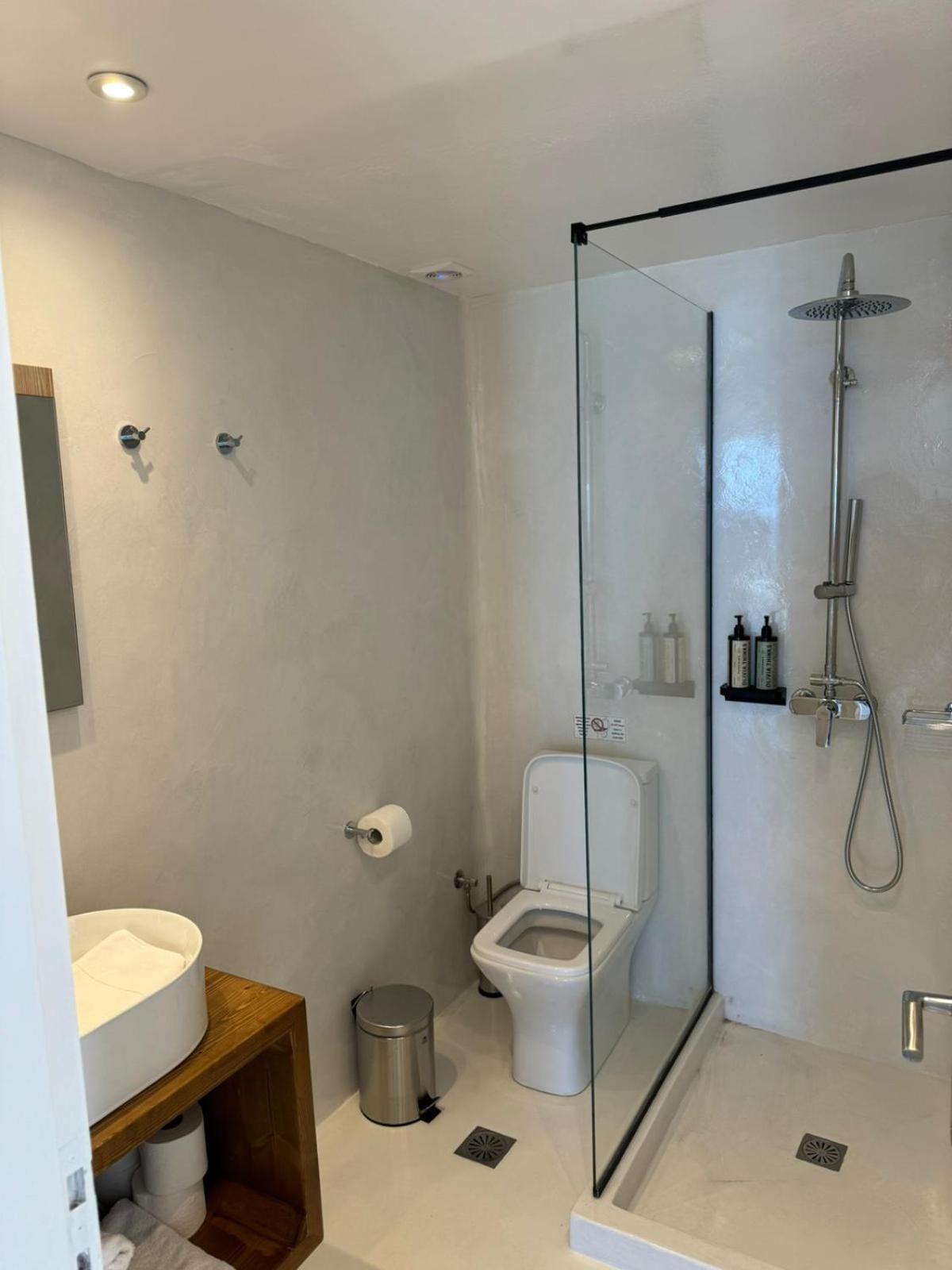 Gervi Suites サントリーニ エクステリア 写真
